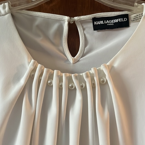 White blouse - Picture 2 of 3